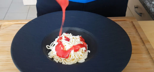 Frozen Joghurt Spaghettieis
