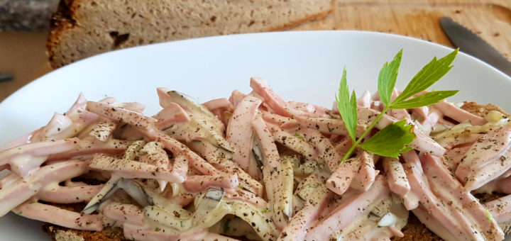 Fleischwurstsalat mit Mayonnaise