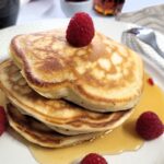 Pancakes mit Ahornsirup